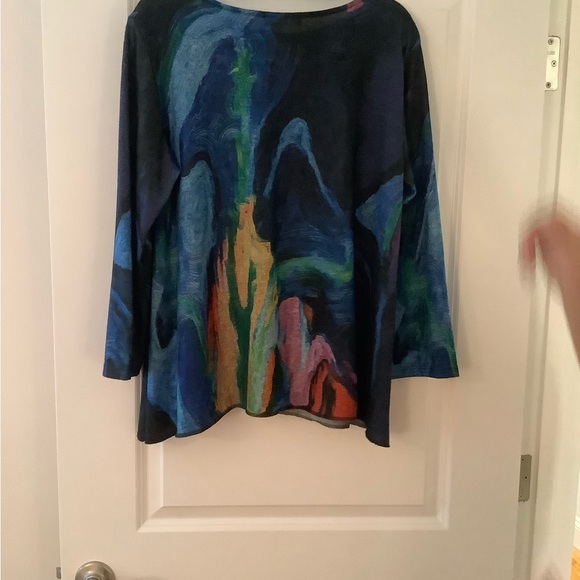 Colorful relaxed fit top - Picture 2 of 4